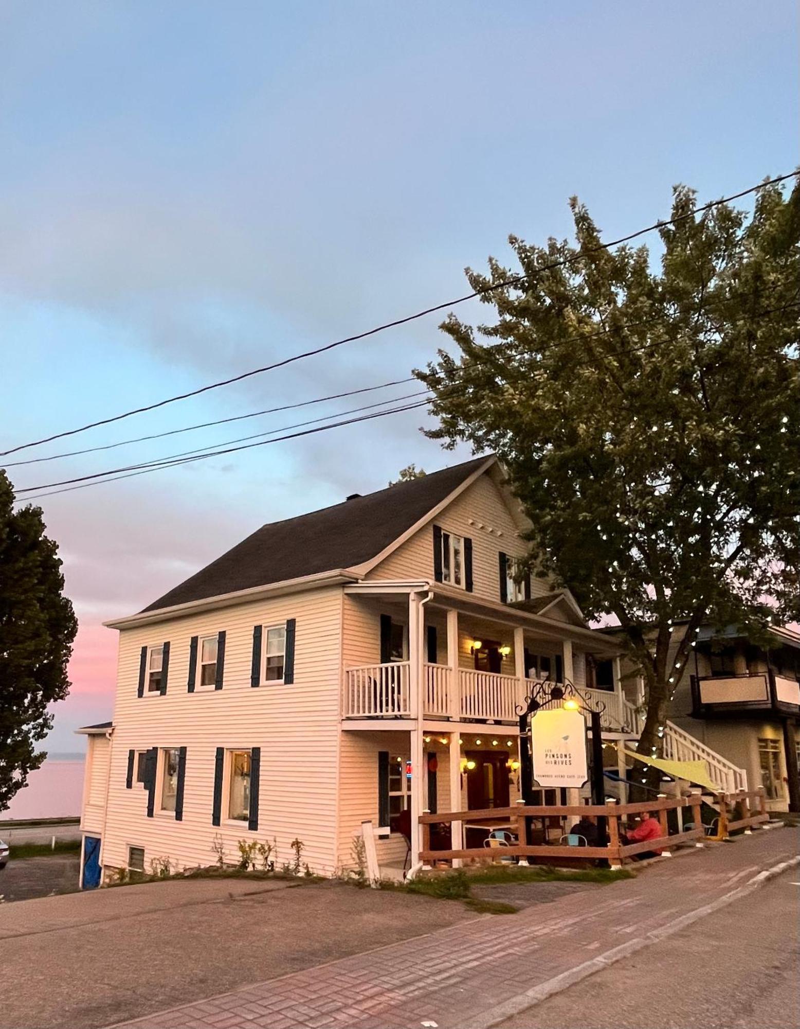Les Pinsons Des Rives Bed and Breakfast La Malbaie Eksteriør billede