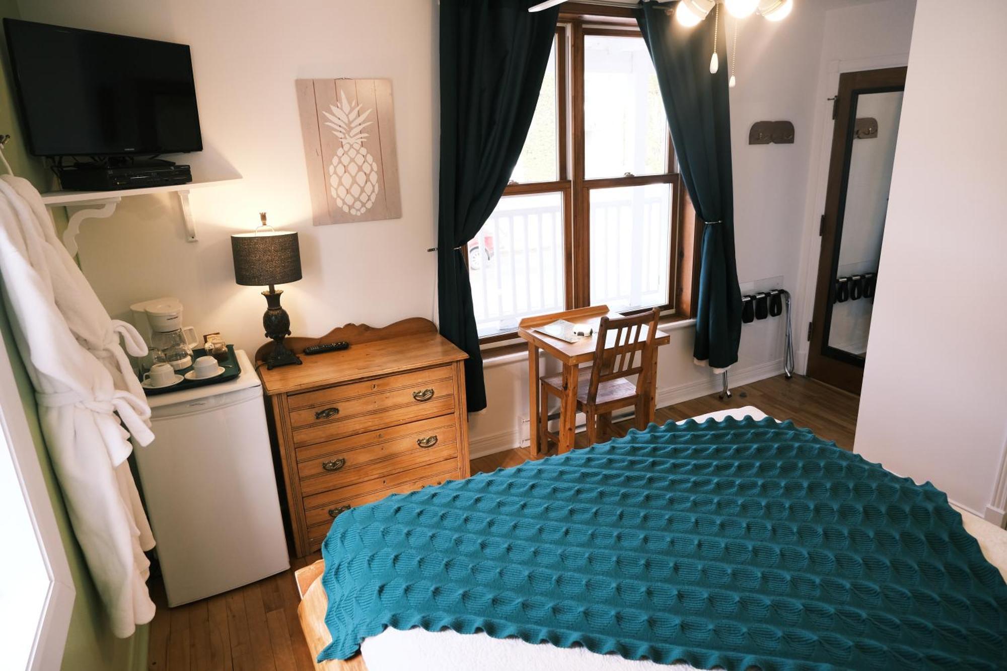 Les Pinsons Des Rives Bed and Breakfast La Malbaie Værelse billede