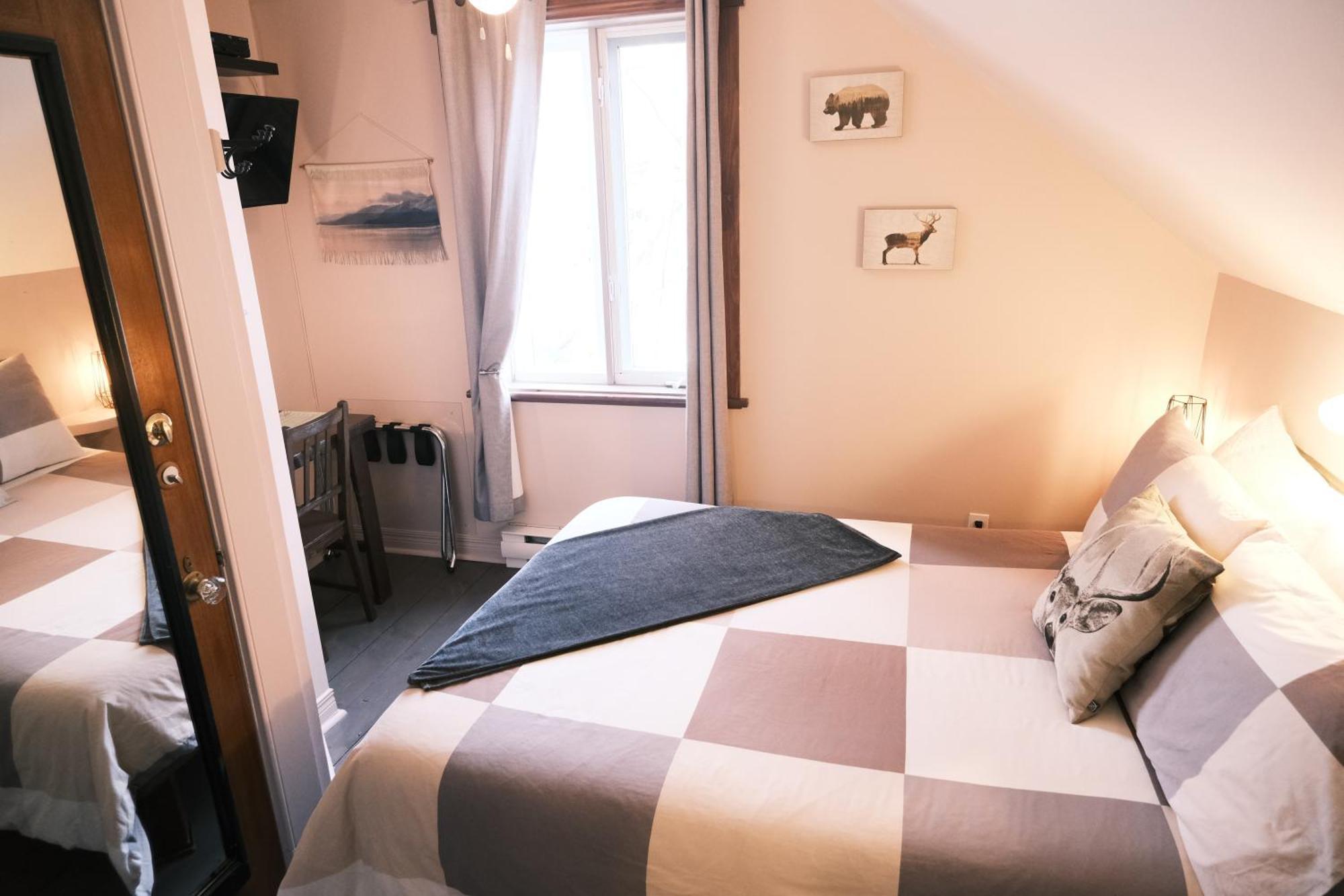 Les Pinsons Des Rives Bed and Breakfast La Malbaie Værelse billede